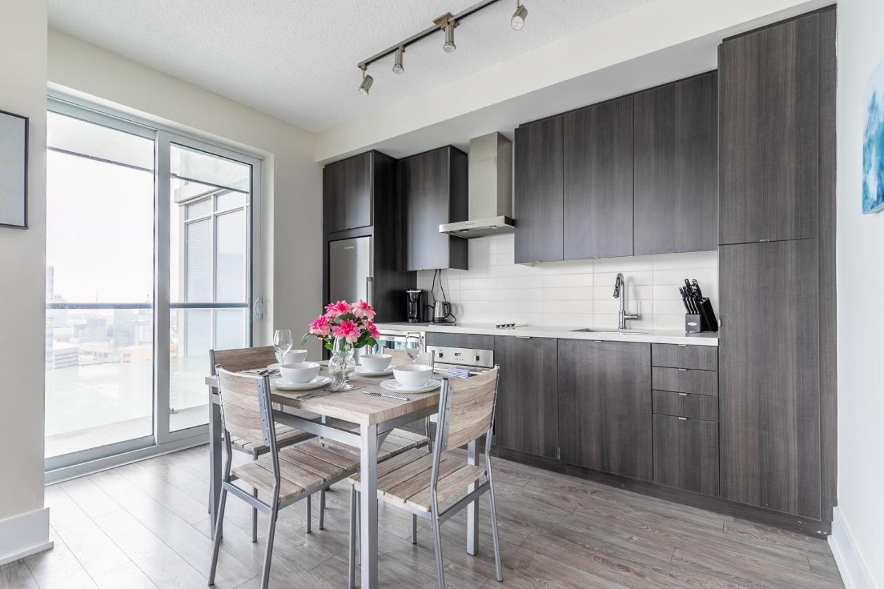 Stunning Views Of Downtown - Luxury High Rise With King Bed! Villa Toronto Kültér fotó