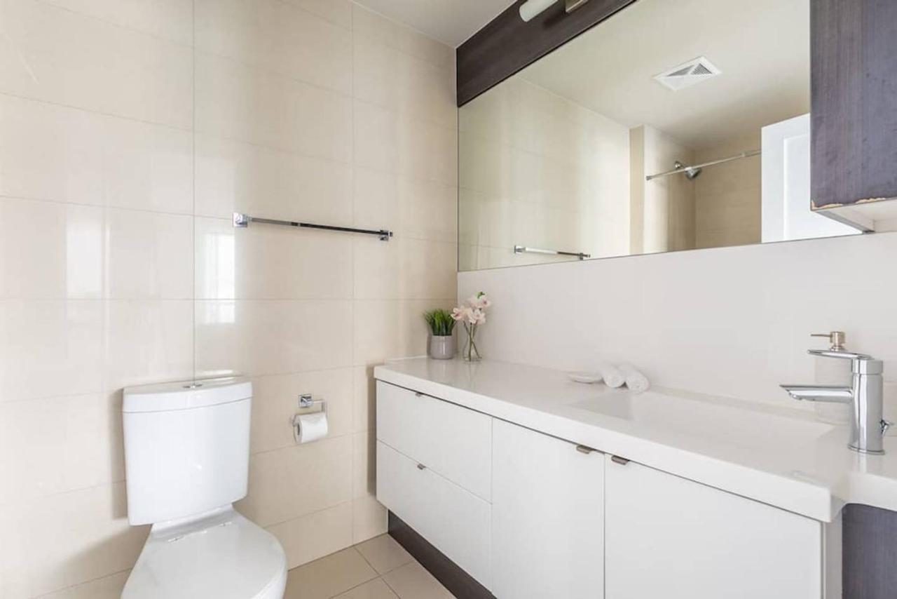Stunning Views Of Downtown - Luxury High Rise With King Bed! Villa Toronto Kültér fotó